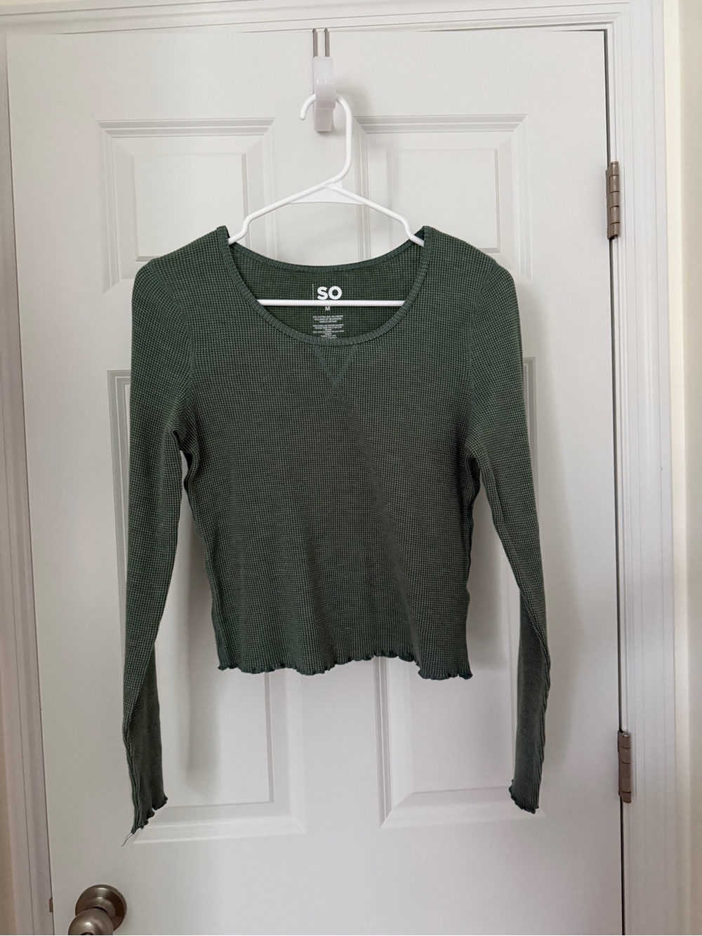 SO Women's Olive Green Waffle Knit Long-Sleeve Cropped Top